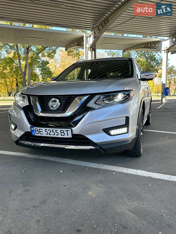 Позашляховик / Кросовер Nissan Rogue 2017 в Миколаєві