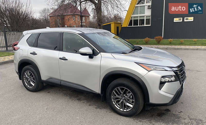 Внедорожник / Кроссовер Nissan Rogue 2024 в Броварах