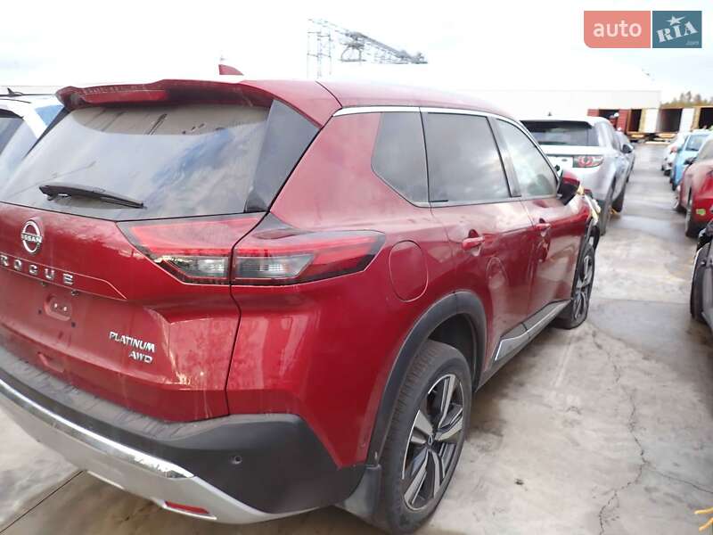 Внедорожник / Кроссовер Nissan Rogue 2023 в Львове