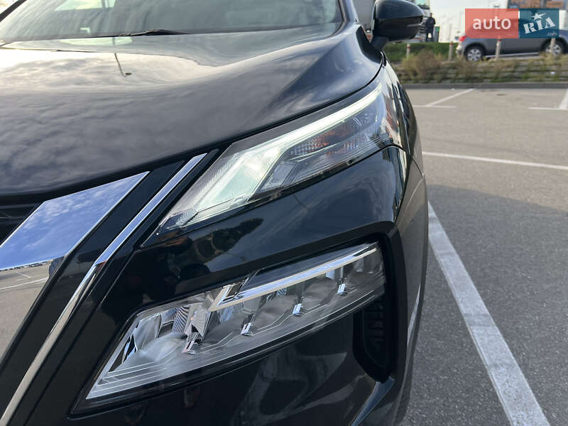 Внедорожник / Кроссовер Nissan Rogue 2023 в Киеве