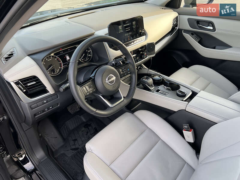 Внедорожник / Кроссовер Nissan Rogue 2023 в Киеве