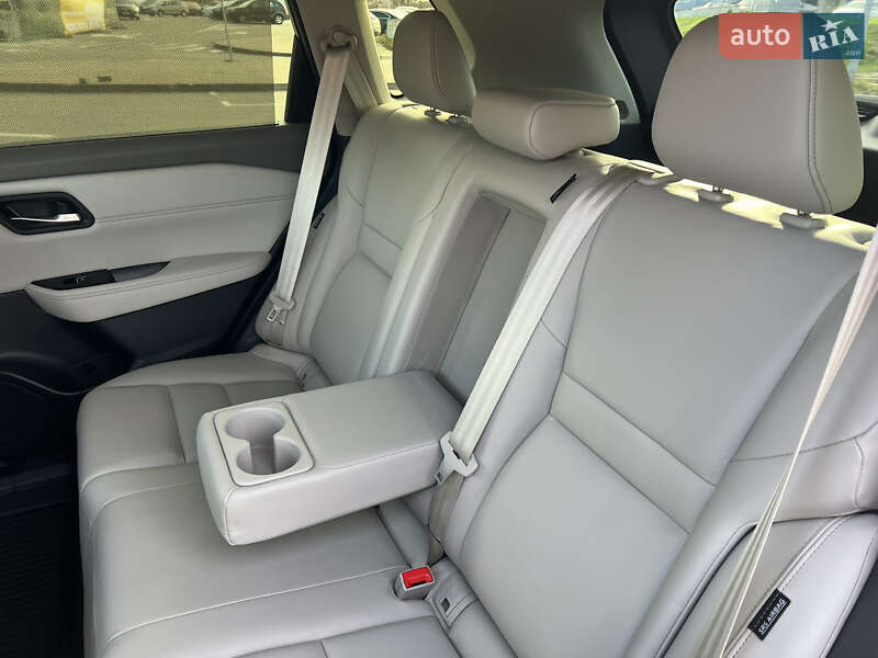 Внедорожник / Кроссовер Nissan Rogue 2023 в Киеве