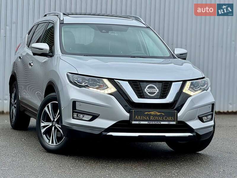Внедорожник / Кроссовер Nissan Rogue 2017 в Киеве