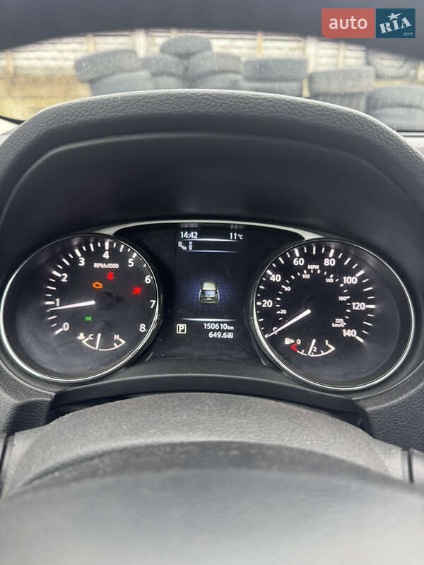 Позашляховик / Кросовер Nissan Rogue 2015 в Рівному