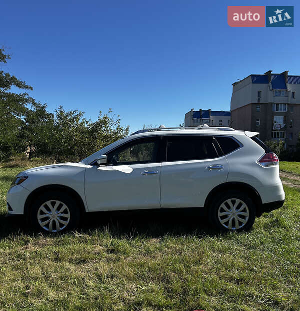 Внедорожник / Кроссовер Nissan Rogue 2016 в Новоднестровске