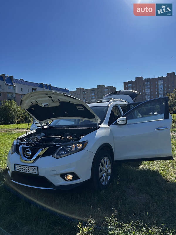 Внедорожник / Кроссовер Nissan Rogue 2016 в Новоднестровске