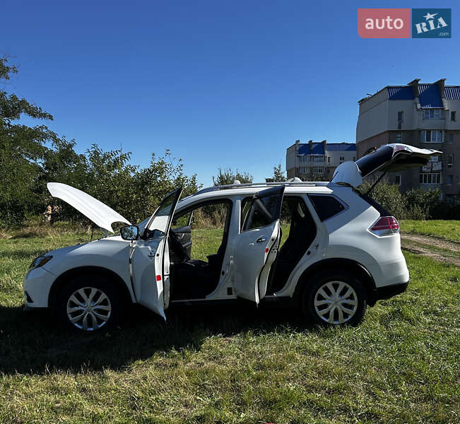 Внедорожник / Кроссовер Nissan Rogue 2016 в Новоднестровске