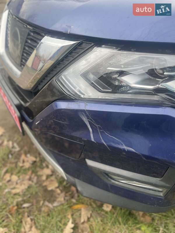 Внедорожник / Кроссовер Nissan Rogue 2017 в Львове