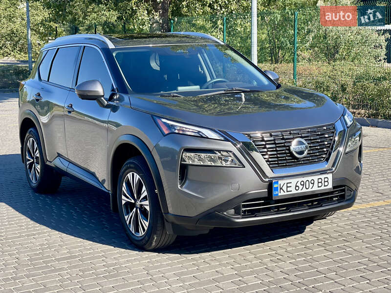 Внедорожник / Кроссовер Nissan Rogue 2020 в Каменском