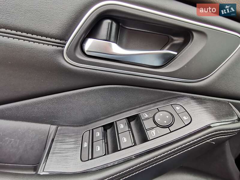 Внедорожник / Кроссовер Nissan Rogue 2021 в Киеве