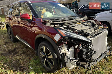 Внедорожник / Кроссовер Nissan Rogue 2023 в Львове