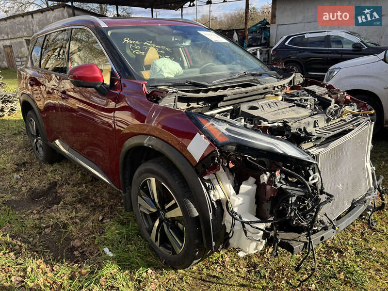 Внедорожник / Кроссовер Nissan Rogue 2023 в Львове