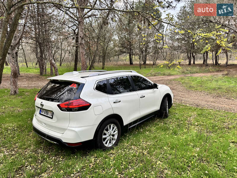 Внедорожник / Кроссовер Nissan Rogue 2017 в Запорожье