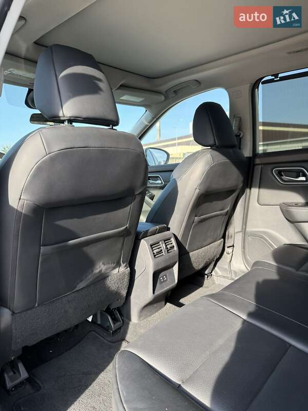 Внедорожник / Кроссовер Nissan Rogue 2020 в Черкассах