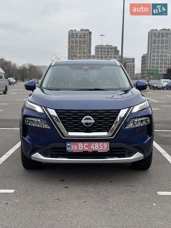 Внедорожник / Кроссовер Nissan Rogue 2022 в Ровно