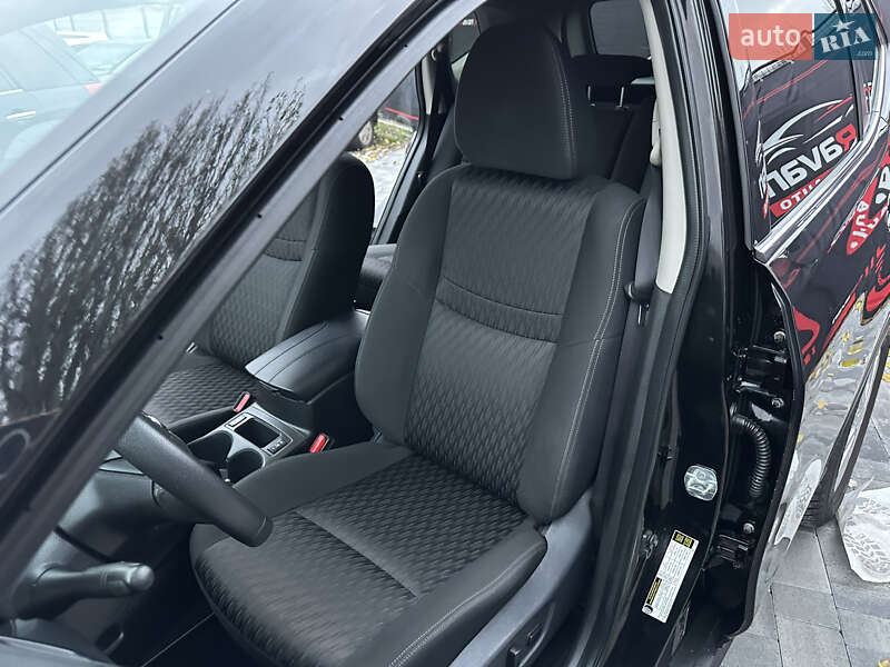 Внедорожник / Кроссовер Nissan Rogue 2020 в Днепре