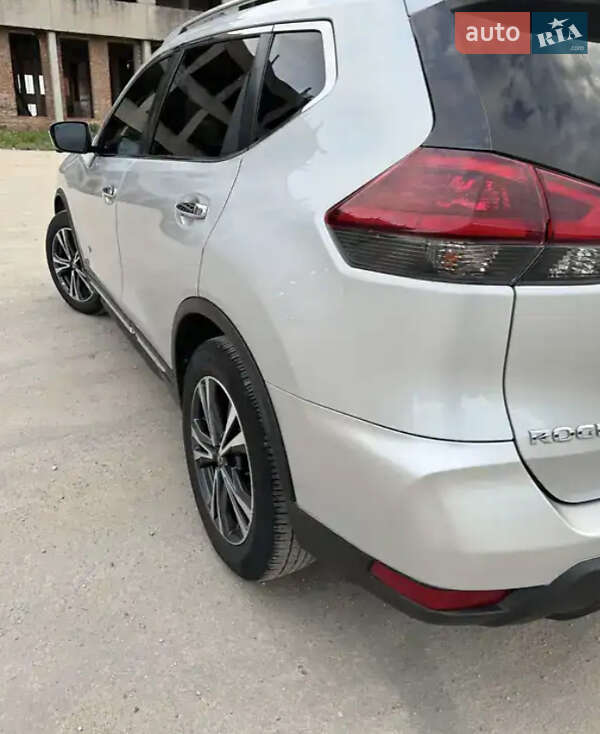 Внедорожник / Кроссовер Nissan Rogue 2017 в Хмельницком