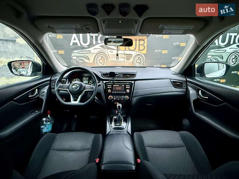 Внедорожник / Кроссовер Nissan Rogue 2016 в Харькове