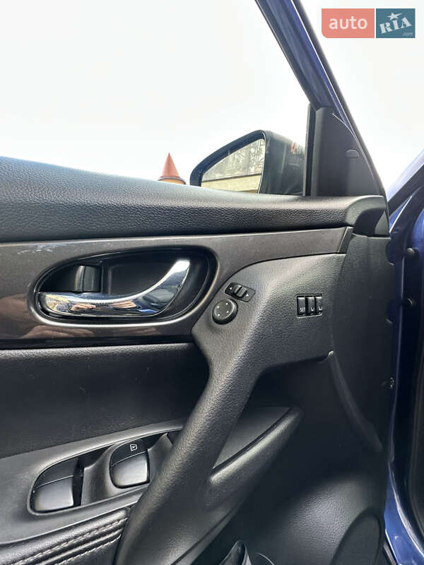 Внедорожник / Кроссовер Nissan Rogue 2019 в Киеве