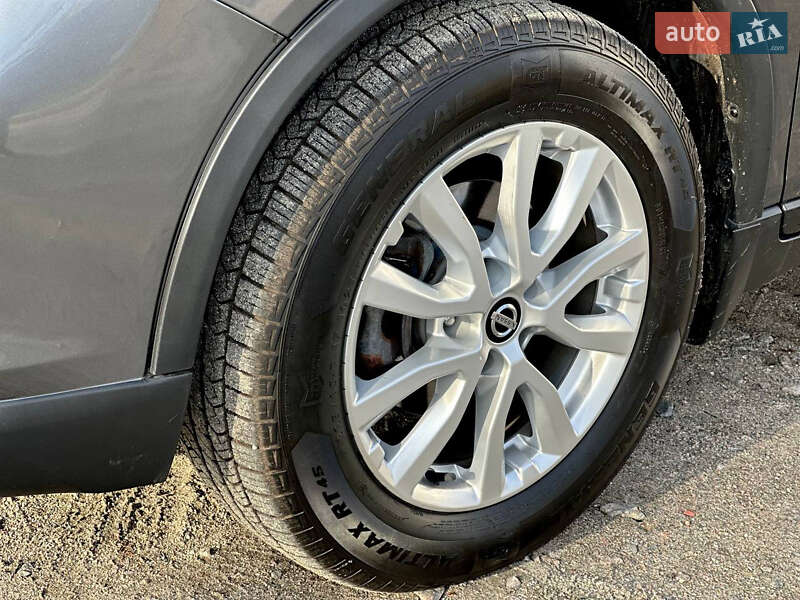 Внедорожник / Кроссовер Nissan Rogue 2017 в Белой Церкви