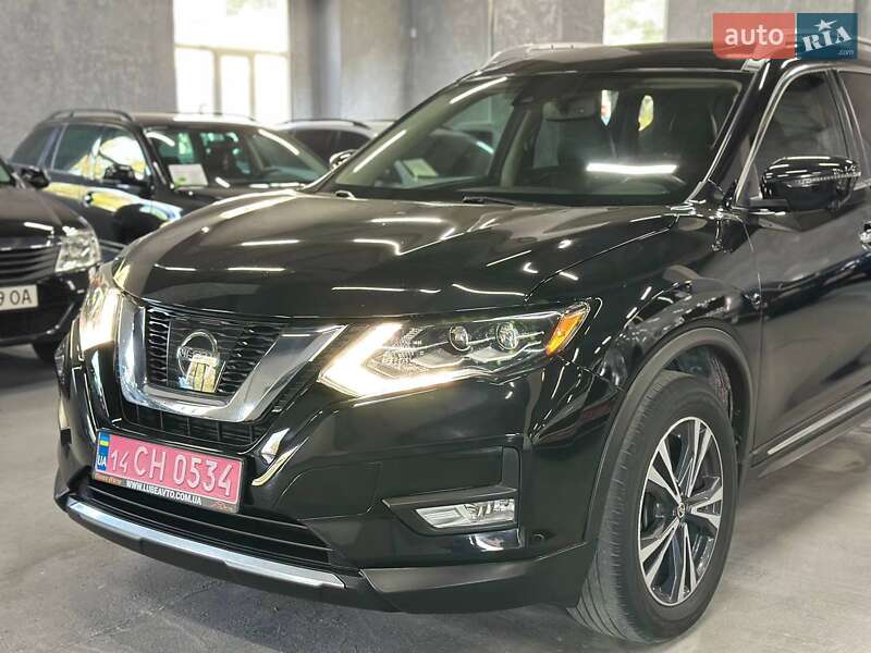 Внедорожник / Кроссовер Nissan Rogue 2017 в Каменском