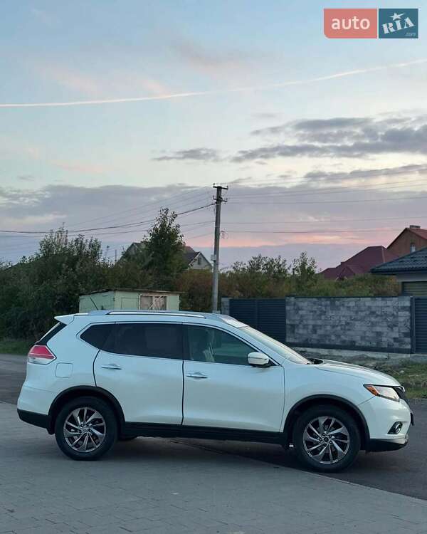 Внедорожник / Кроссовер Nissan Rogue 2015 в Львове
