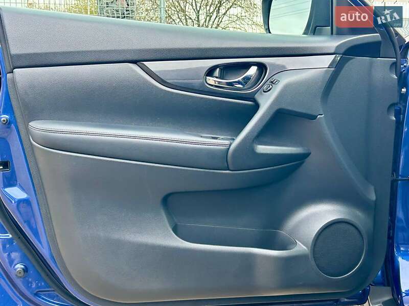 Внедорожник / Кроссовер Nissan Rogue 2017 в Одессе