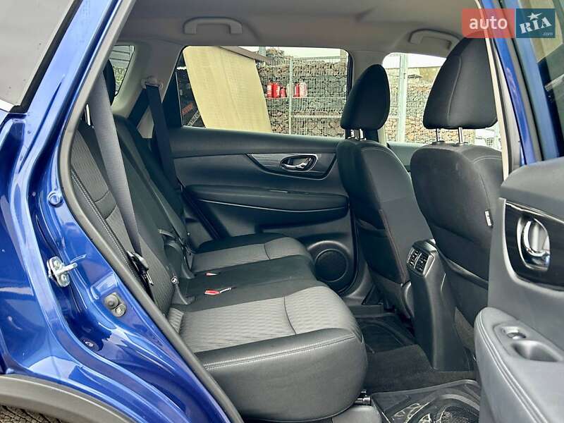 Внедорожник / Кроссовер Nissan Rogue 2017 в Одессе