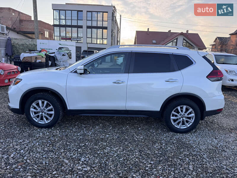 Внедорожник / Кроссовер Nissan Rogue 2017 в Ивано-Франковске