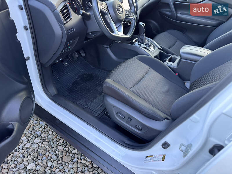 Внедорожник / Кроссовер Nissan Rogue 2017 в Ивано-Франковске