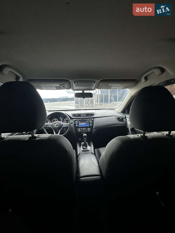 Внедорожник / Кроссовер Nissan Rogue 2017 в Киеве