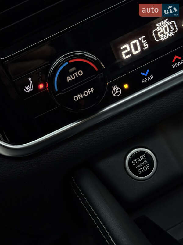 Внедорожник / Кроссовер Nissan Rogue 2021 в Киеве