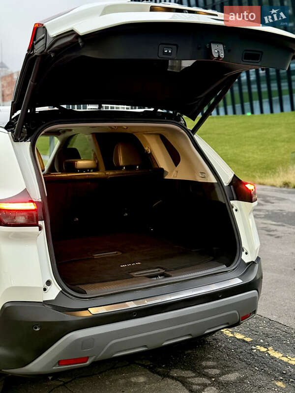 Внедорожник / Кроссовер Nissan Rogue 2021 в Киеве