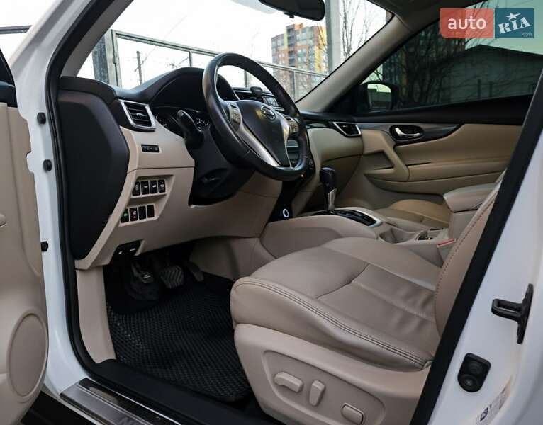 Внедорожник / Кроссовер Nissan Rogue 2015 в Житомире