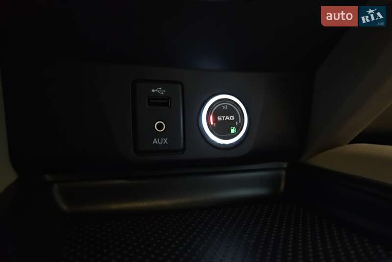 Внедорожник / Кроссовер Nissan Rogue 2015 в Житомире