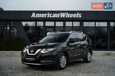 Внедорожник / Кроссовер Nissan Rogue 2017 в Черновцах