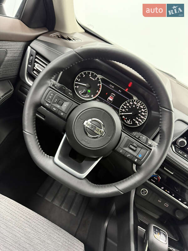 Внедорожник / Кроссовер Nissan Rogue 2023 в Одессе