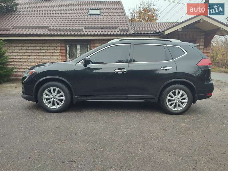 Внедорожник / Кроссовер Nissan Rogue 2017 в Запорожье