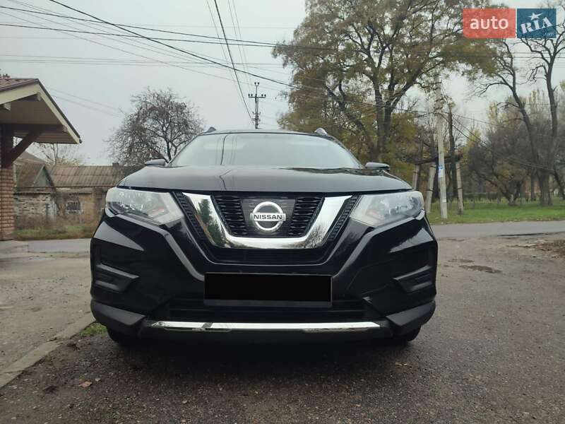 Внедорожник / Кроссовер Nissan Rogue 2017 в Запорожье