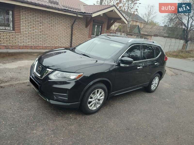 Внедорожник / Кроссовер Nissan Rogue 2017 в Запорожье