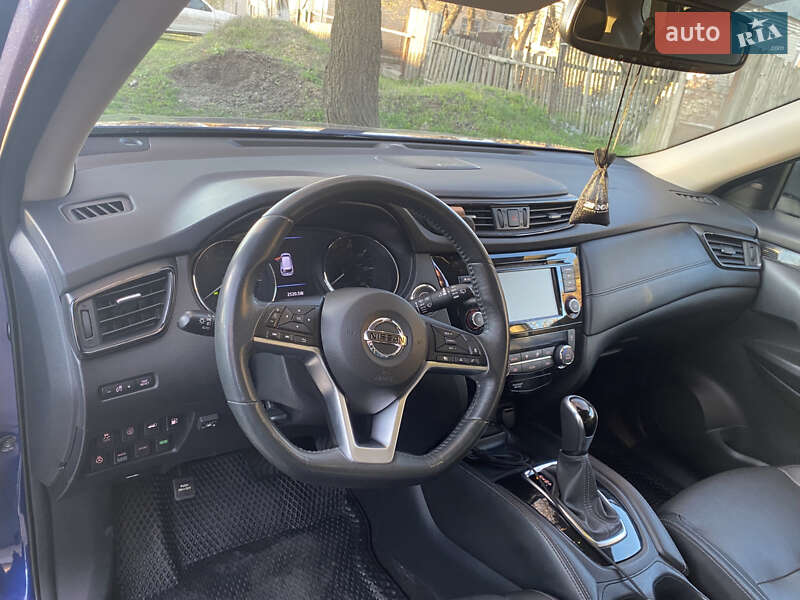 Позашляховик / Кросовер Nissan Rogue 2017 в Дніпрі