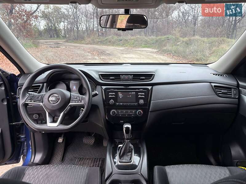 Внедорожник / Кроссовер Nissan Rogue 2016 в Черкассах