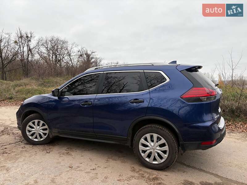 Внедорожник / Кроссовер Nissan Rogue 2016 в Черкассах