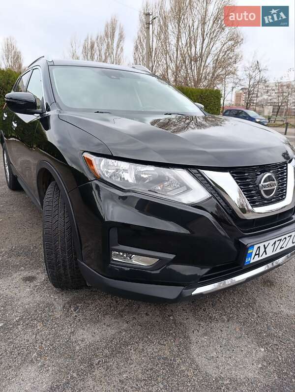 Внедорожник / Кроссовер Nissan Rogue 2019 в Змиеве