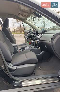 Внедорожник / Кроссовер Nissan Rogue 2019 в Змиеве