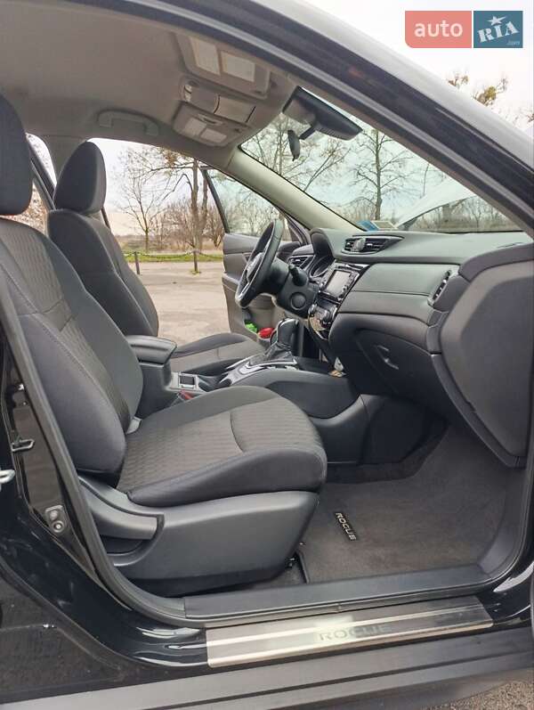 Внедорожник / Кроссовер Nissan Rogue 2019 в Змиеве