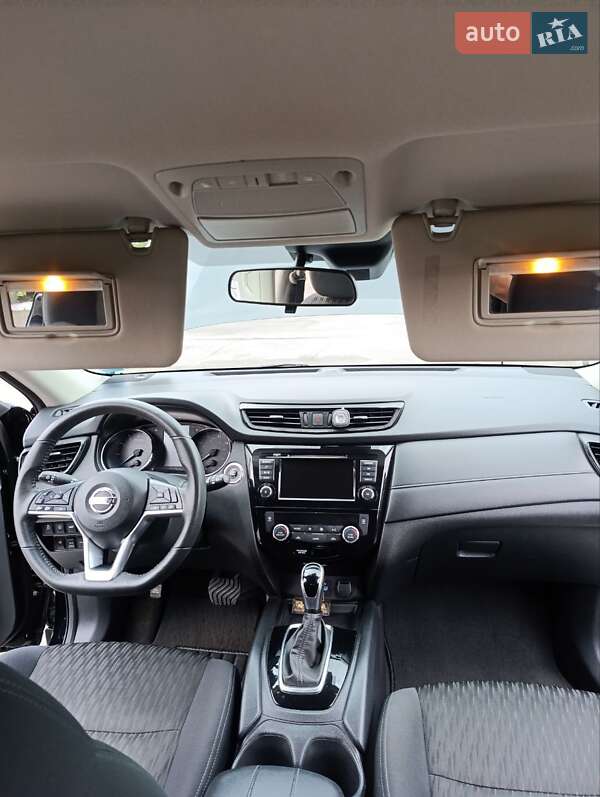 Внедорожник / Кроссовер Nissan Rogue 2019 в Змиеве