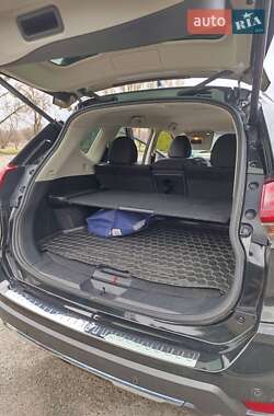 Внедорожник / Кроссовер Nissan Rogue 2019 в Змиеве