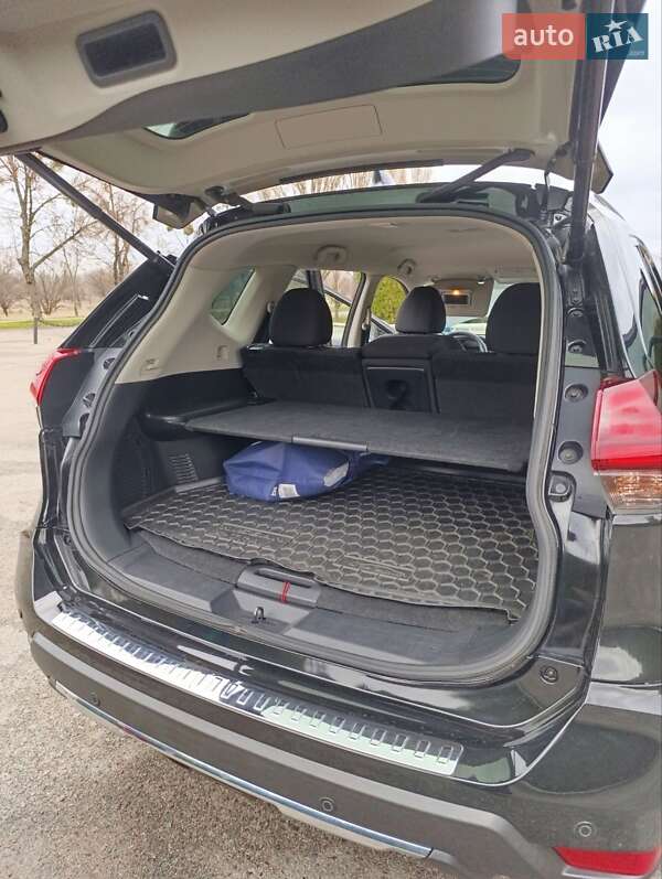 Внедорожник / Кроссовер Nissan Rogue 2019 в Змиеве