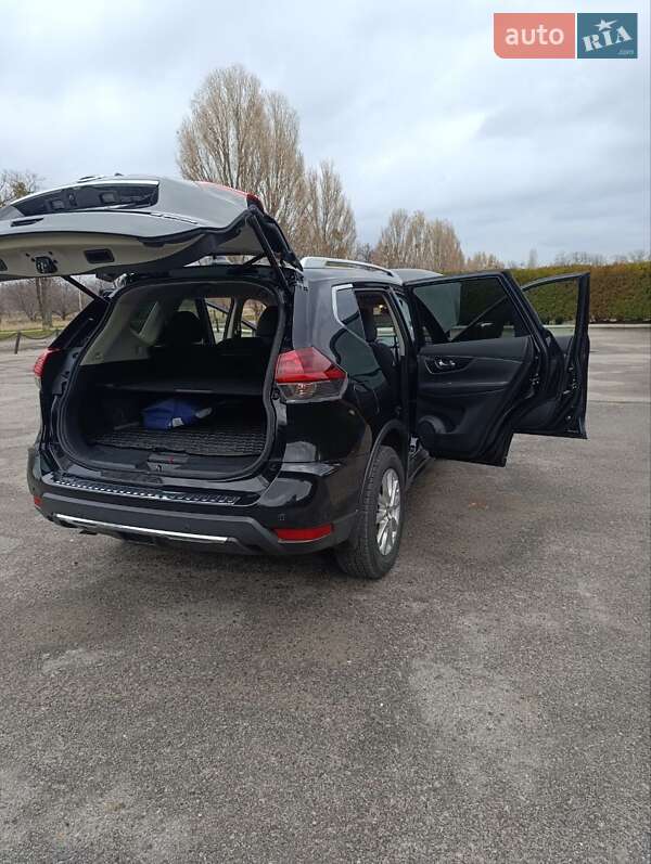 Внедорожник / Кроссовер Nissan Rogue 2019 в Змиеве